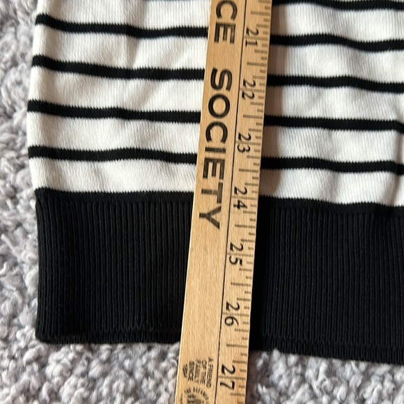 New Tommy Hilfiger Women’s Turtleneck Shirt Size Large - Picture 7 of 7